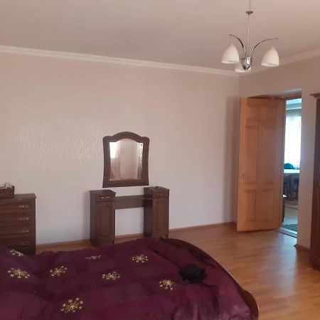 Maka'S Guesthouse Tionety Buitenkant foto
