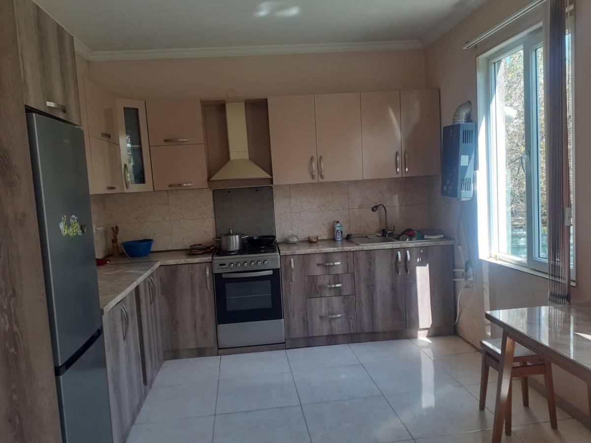 Maka'S Guesthouse Tionety Buitenkant foto