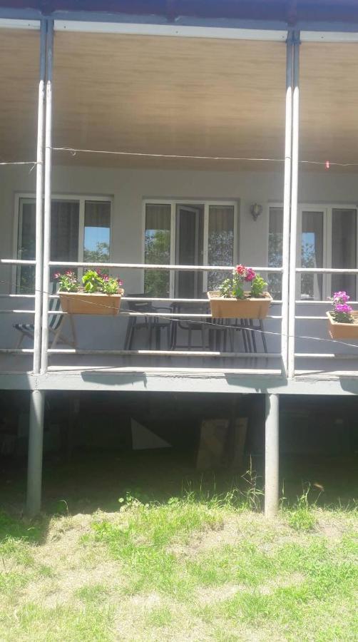 Maka'S Guesthouse Tionety Buitenkant foto